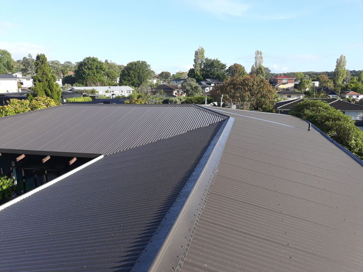 New long-run Colorsteel roof on a home in Meadowbank, Auckland