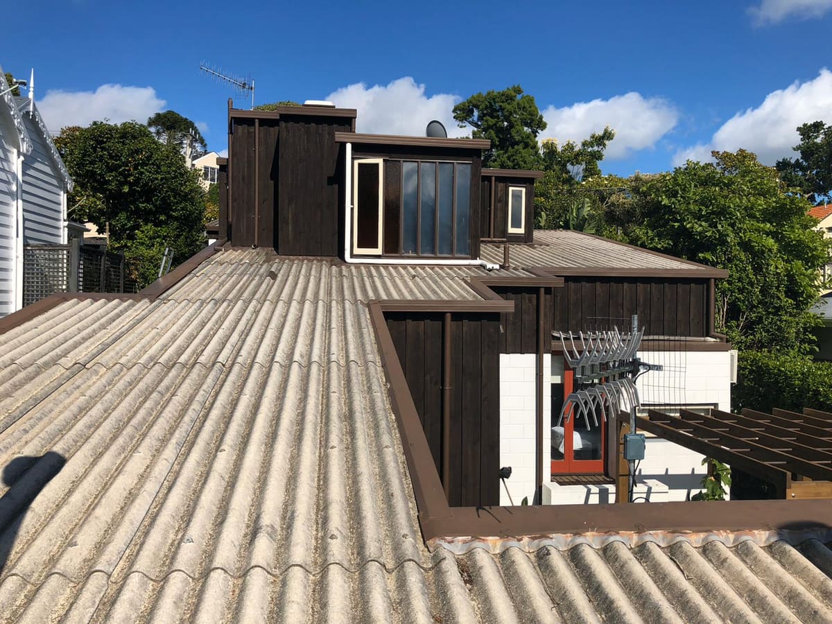 Super Six asbestos roof on an Auckland home before removal